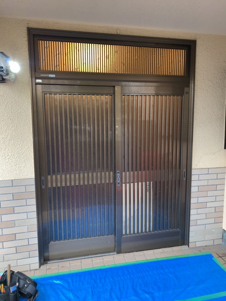 玄関引戸から玄関ドアへ更新。