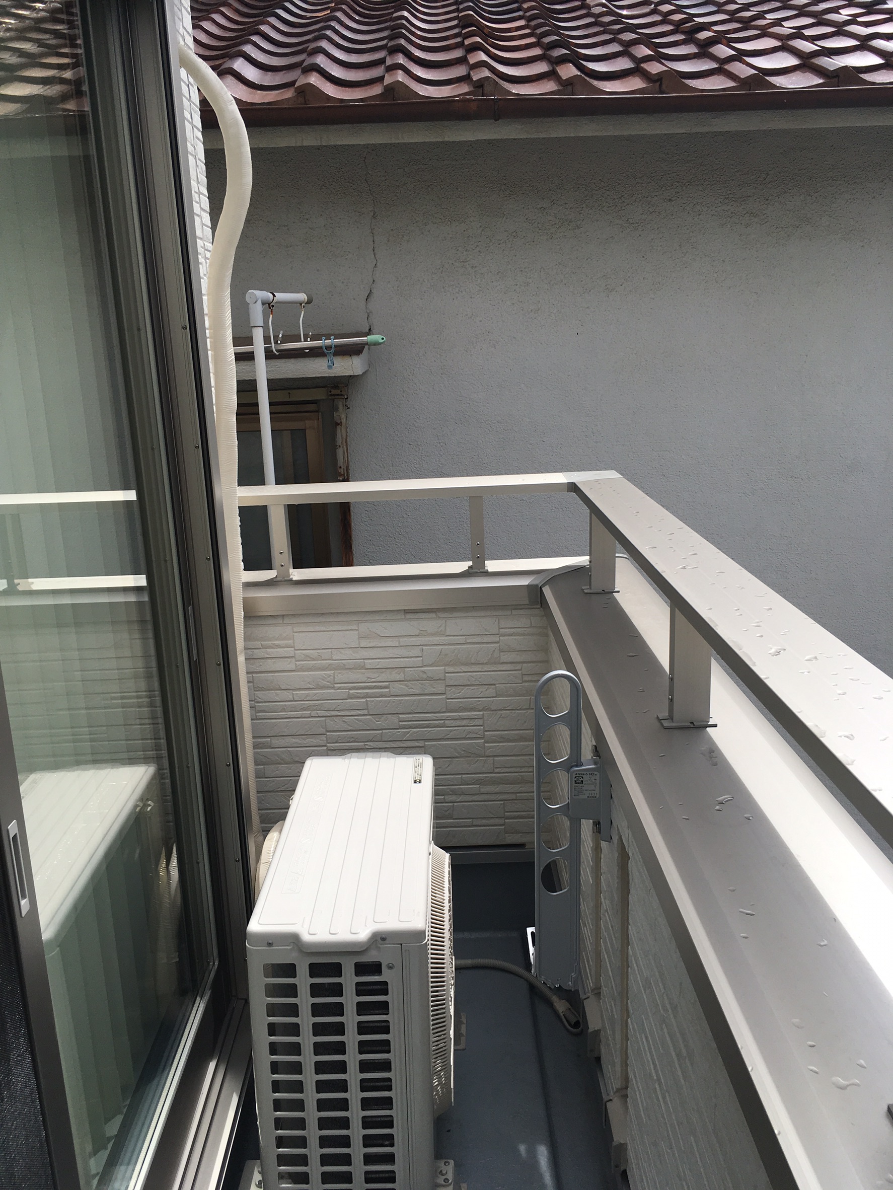 目隠し、外部手すり工事。