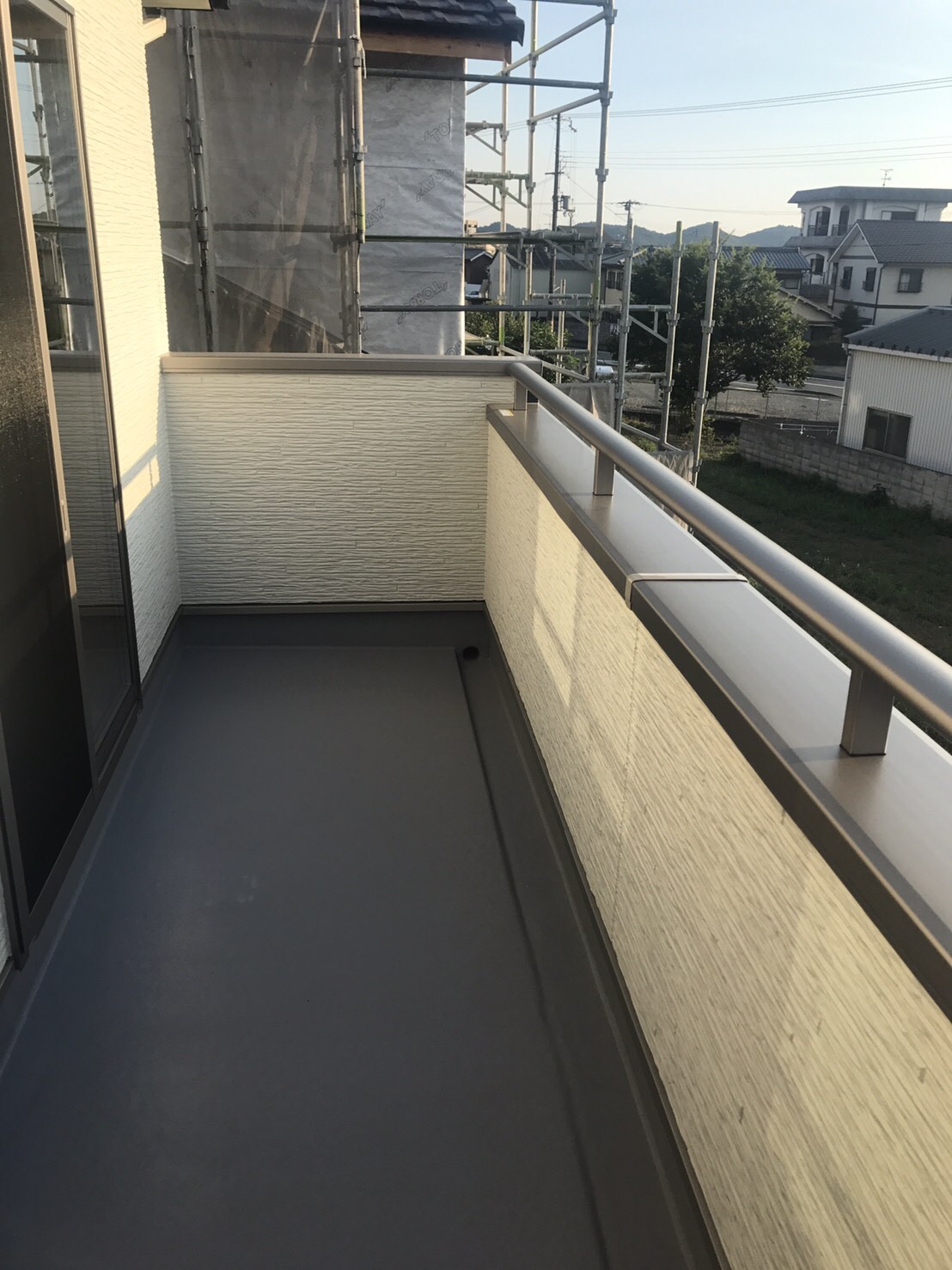 2階テラス屋根工事。